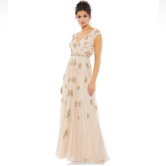Mac Duggal Women's Embellished Wrap Over Cap Sleeve A-Line Gown size 2 NEW $998 - Picture 1 of 16